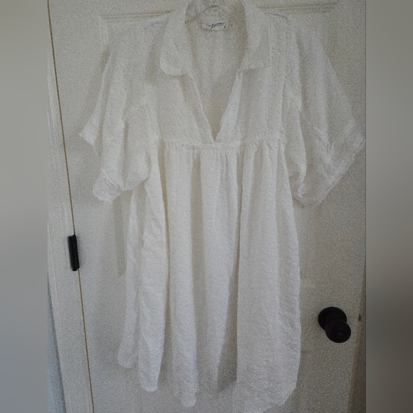 Carly Jean Los Angeles Dresses & Skirts - Carly Jean Los Angeles White Mini Dress